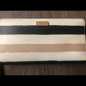 Kate Spade Zip Around Wallet